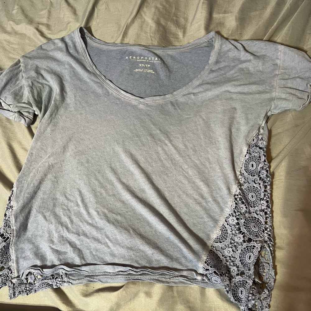 Aeropostale blue flowy T-shirt